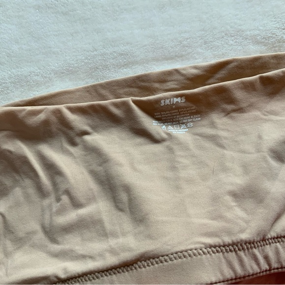 Skims Fits Everybody Bandeau Bralette - Picture 7 of 7